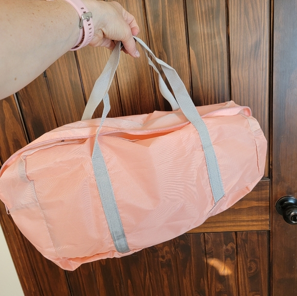 Lightweight travel bag - Picture 2 of 9